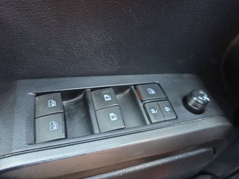 Used 2019 Toyota Tacoma TRD Off-Road w/ Technology Package AWD/4WD image 23