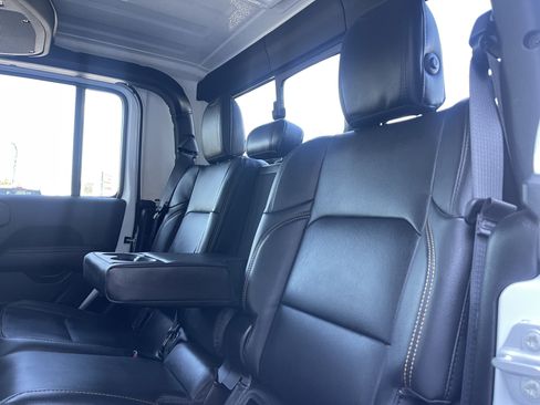 New 2025 Jeep Gladiator Sport image 20