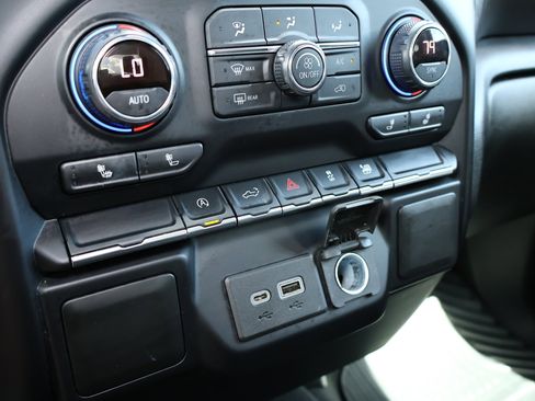 Used 2021 Chevrolet Silverado 1500 LT image 19