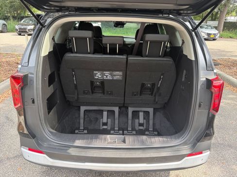 Used 2026 Kia Carnival FWD image 33