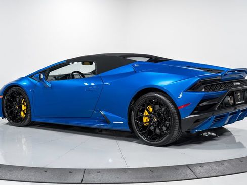 Used 2023 Lamborghini Huracan EVO AWD/4WD image 42