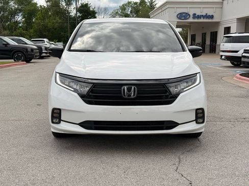 Used 2023 Honda Odyssey Sport image 2