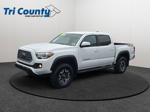 Certified 2019 Toyota Tacoma TRD Off-Road AWD/4WD image 3