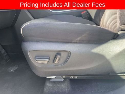 Used 2024 Toyota Highlander LE AWD/4WD image 21
