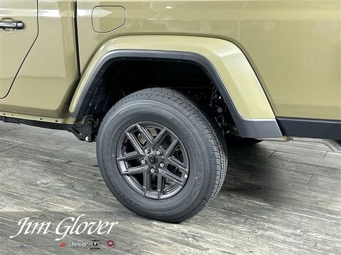 New 2025 Jeep Gladiator Sport image 12