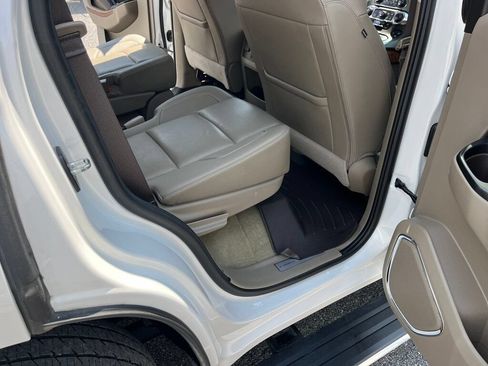 Used 2018 Chevrolet Tahoe Premier AWD/4WD image 32