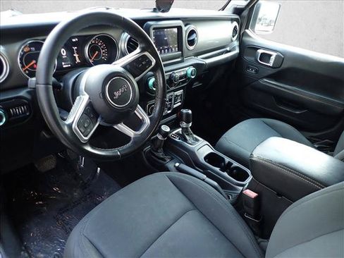 Used 2020 Jeep Wrangler Unlimited Sahara AWD/4WD image 10