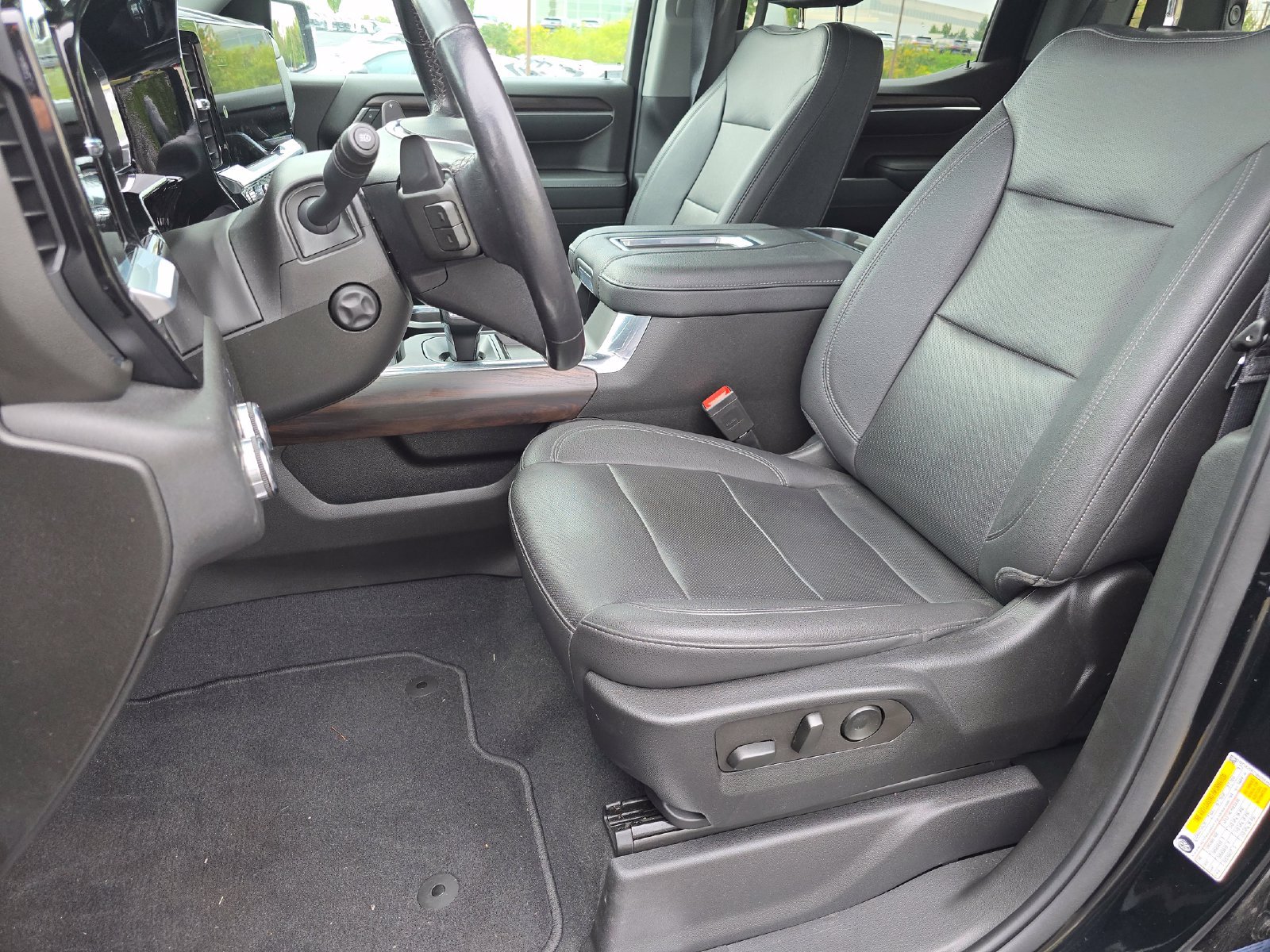 Used 2022 GMC Sierra 1500 SLT w/ SLT Convenience Package AWD/4WD image 18