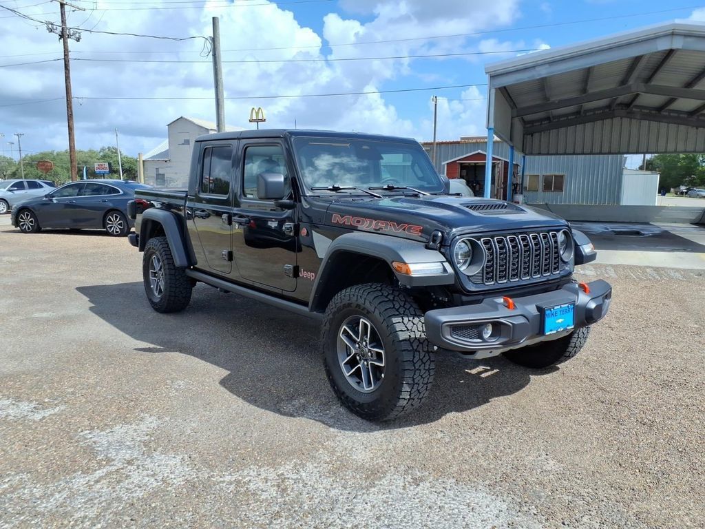 Used 2026 Jeep Gladiator Mojave AWD/4WD image 8