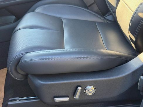 New 2025 Lincoln Navigator Reserve w/ Jet Appearance Package image 18