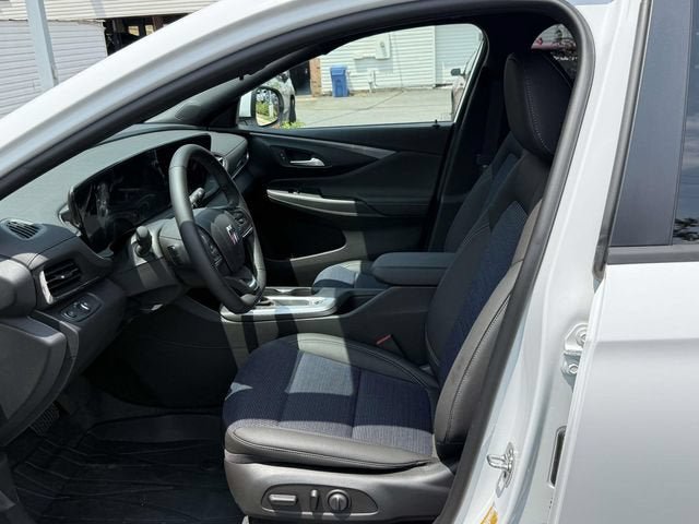 New 2026 Buick Envista Sport Touring w/ Convenience I Package FWD image 11