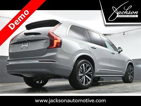 New 2025 Volvo XC90 B6 Core w/ Protection Package image 39