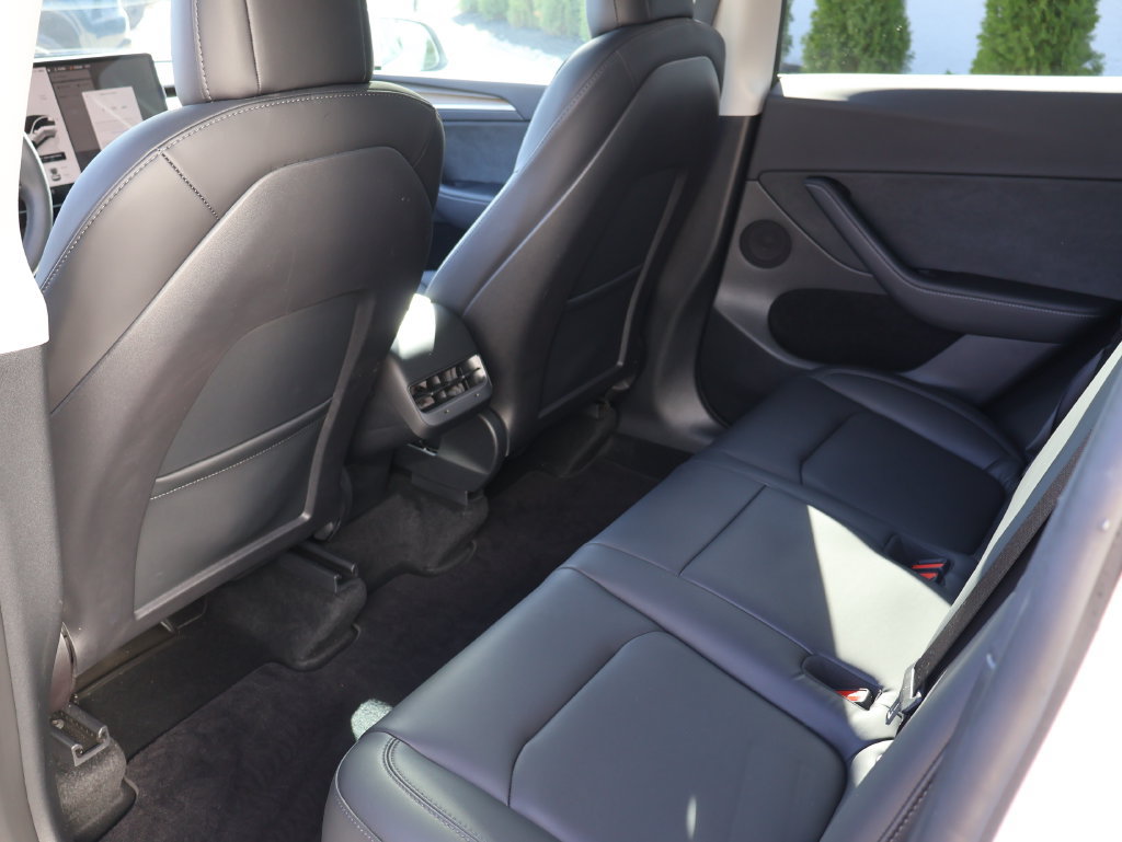 Used 2022 Tesla Model Y Performance AWD/4WD image 13