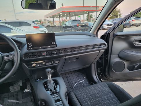 Used 2023 Honda HR-V LX image 29
