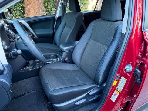 Used 2018 Toyota RAV4 LE w/ All Weather Liner Package FWD image 13