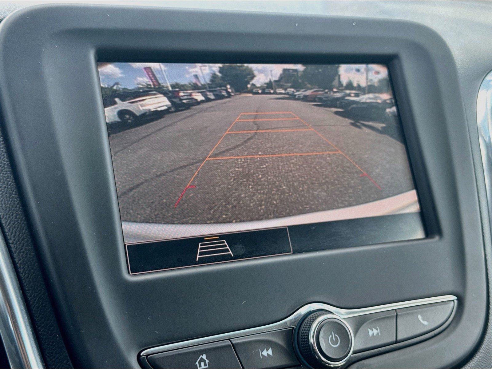 Used 2022 Chevrolet Equinox LS AWD/4WD image 14