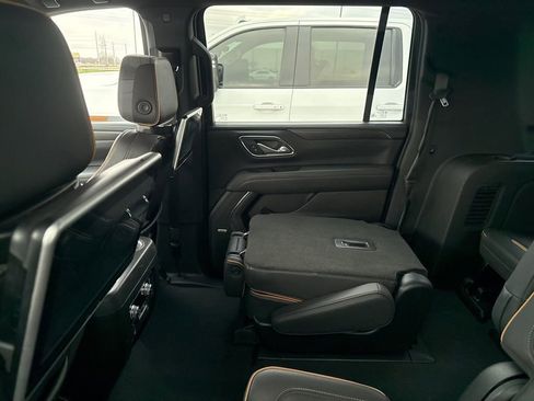 Used 2023 GMC Yukon XL AT4 w/ AT4 Premium Package image 10