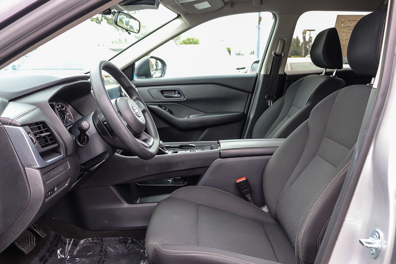 Used 2024 Nissan Rogue S FWD image 18