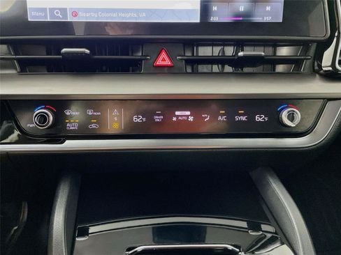Certified 2025 Kia Sportage EX AWD/4WD image 20