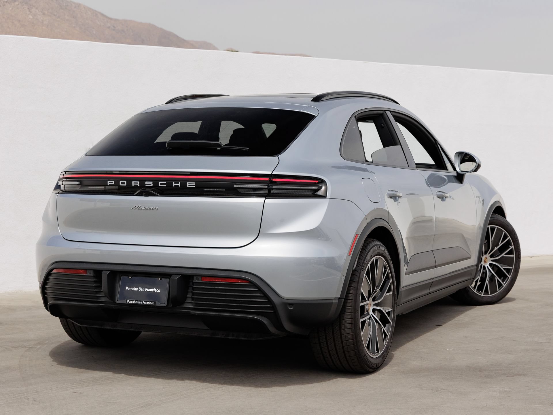 Certified 2025 Porsche Macan Electric RWD image 7