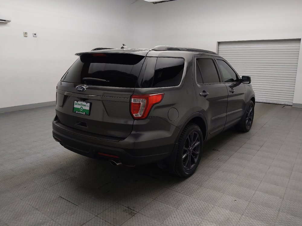 Used 2019 Ford Explorer XLT w/ Equipment Group 202A FWD image 9