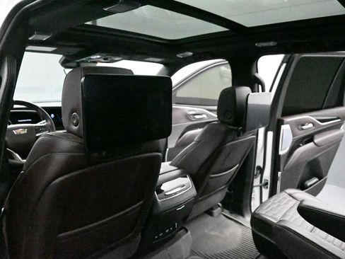 Used 2024 Cadillac Escalade Sport Platinum w/ LPO, ONYX Package AWD/4WD image 35