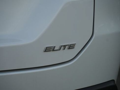 Used 2025 Honda Pilot Elite image 6