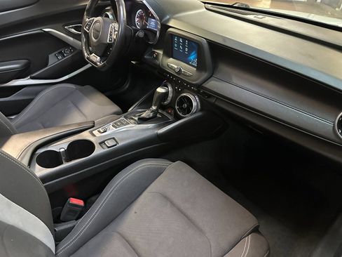 Used 2017 Chevrolet Camaro LT RWD image 15