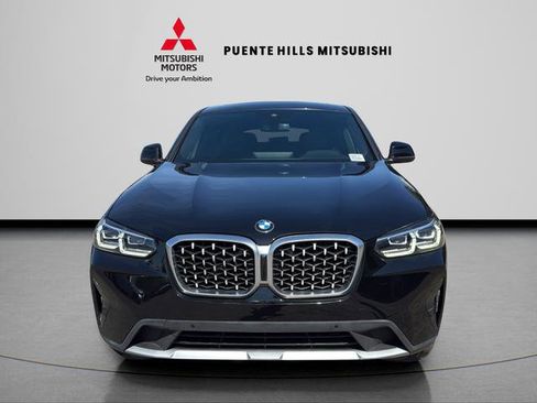 Used 2022 BMW X4 xDrive30i image 2