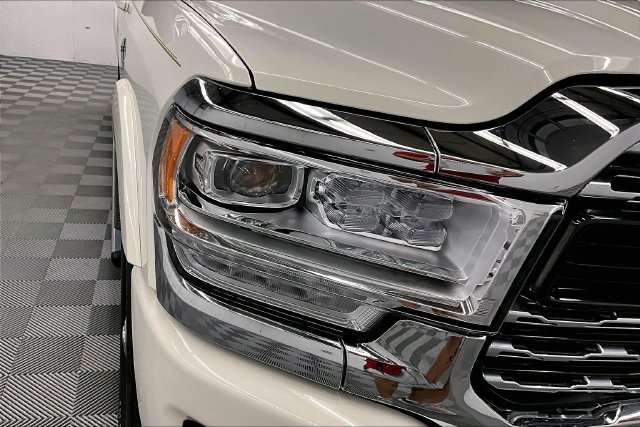 Used 2023 RAM 2500 Limited w/ Towing Technology Group AWD/4WD image 35