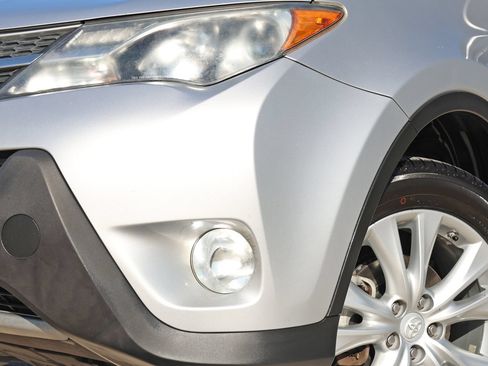 Used 2013 Toyota RAV4 Limited FWD image 11