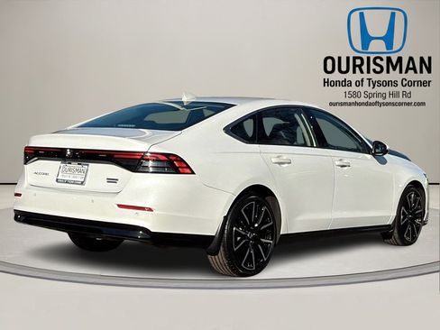 Used 2023 Honda Accord Touring image 3