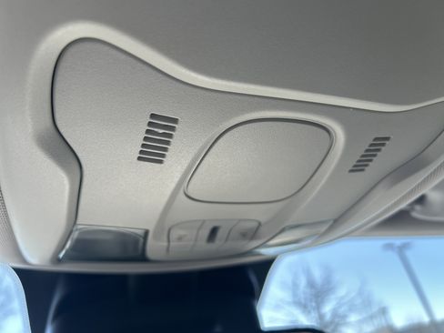 Used 2018 Jeep Renegade Altitude image 25