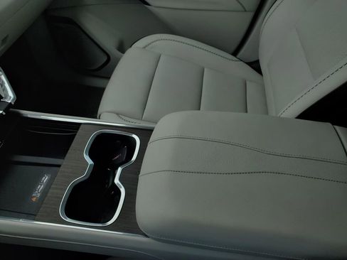 Certified 2025 GMC Acadia Denali FWD image 36