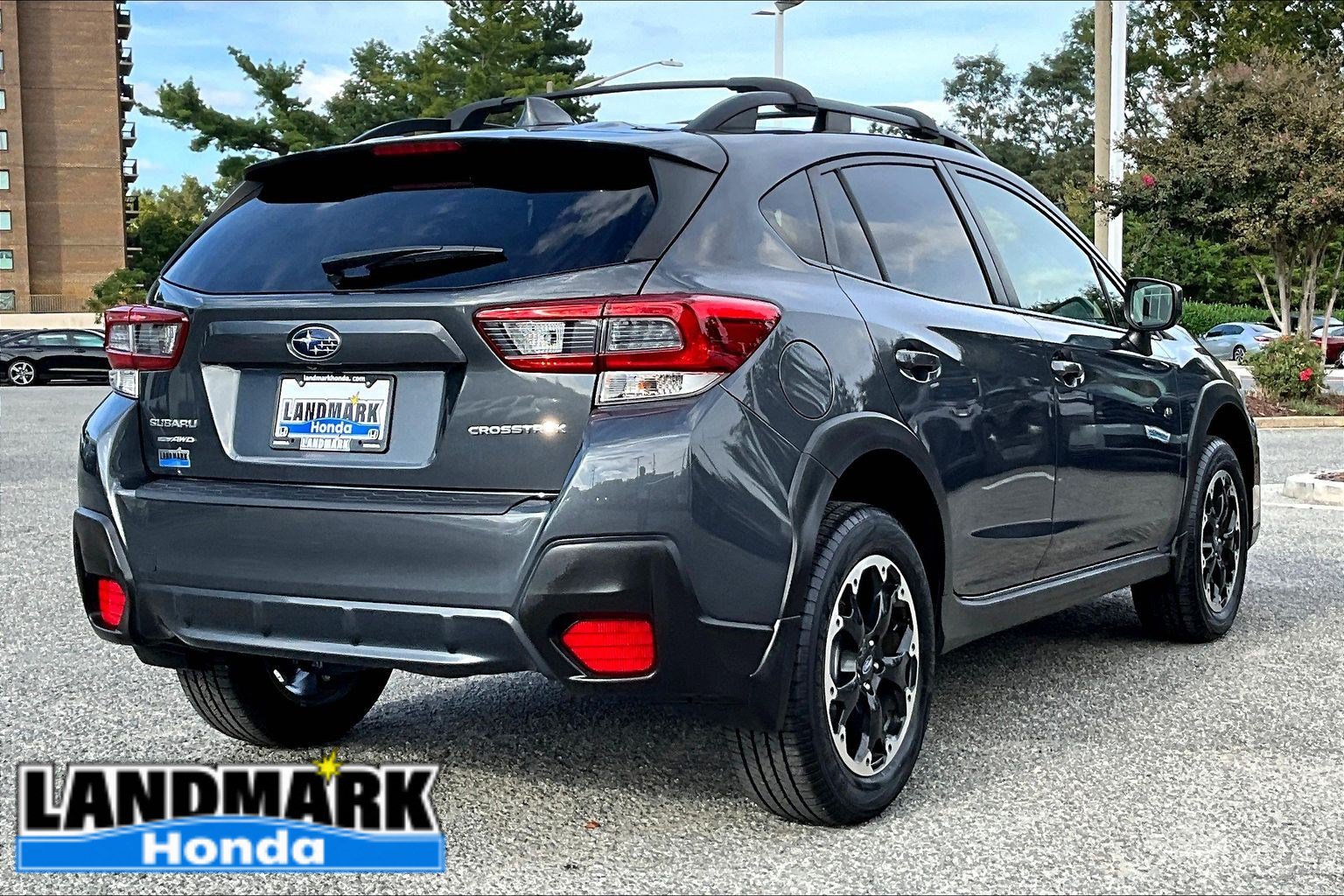 Used 2021 Subaru Crosstrek 2.0i Premium AWD/4WD image 2