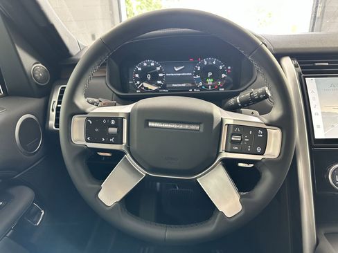Used 2025 Land Rover Discovery S AWD/4WD image 14