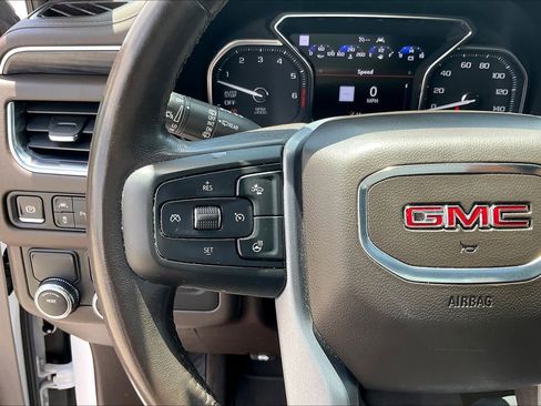 Used 2021 GMC Yukon XL SLT w/ SLT Premium Package RWD image 24