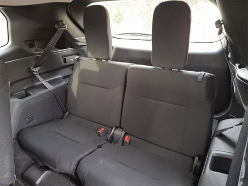 Used 2022 Mitsubishi Outlander ES image 11