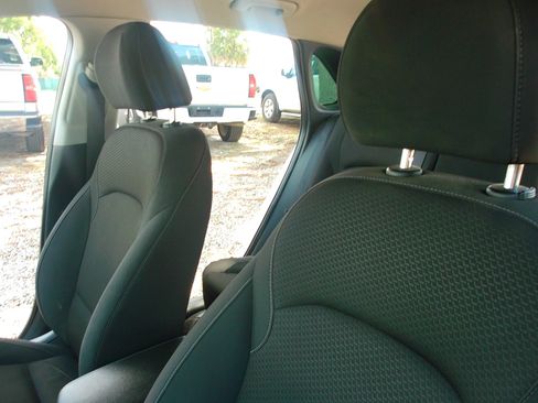 Used 2019 Hyundai Elantra GT FWD image 13