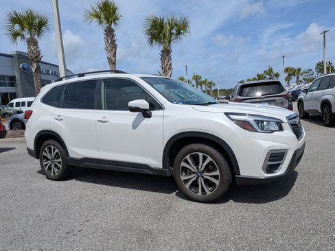Used 2020 Subaru Forester Limited image 2
