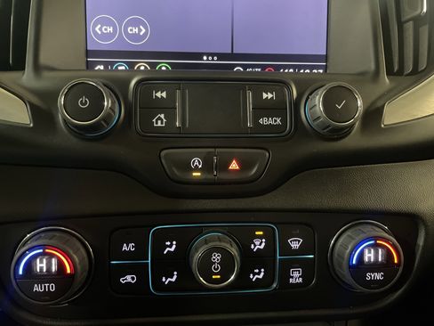 Used 2024 GMC Terrain SLT image 22