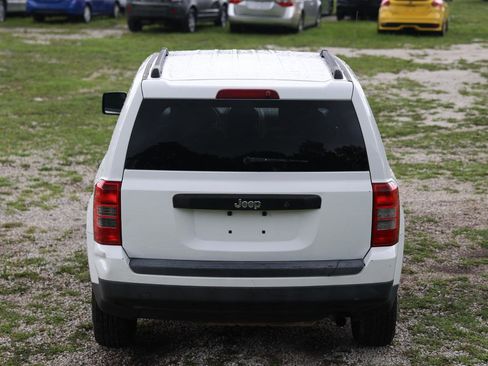 Used 2014 Jeep Patriot Sport FWD image 9