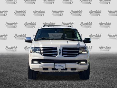 Used 2017 Lincoln Navigator Select image 10