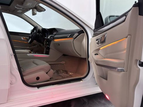 Used 2016 Mercedes-Benz E 350 4MATIC Sedan w/ Premium Package image 24