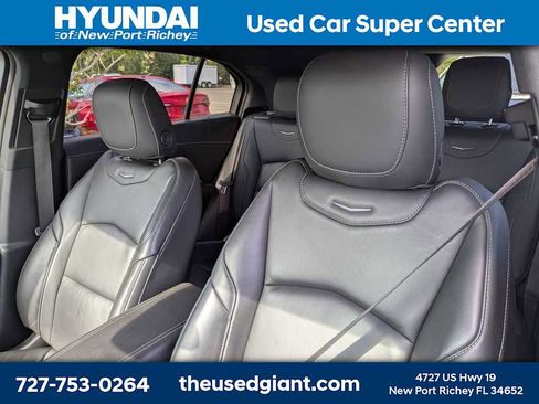 Used 2024 Cadillac XT4 Premium Luxury FWD image 3