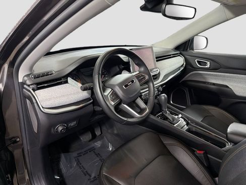 Used 2022 Jeep Compass Latitude AWD/4WD image 11