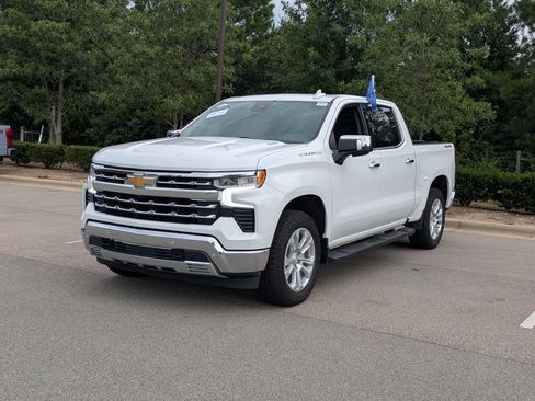 Used 2023 Chevrolet Silverado 1500 LTZ AWD/4WD image 8