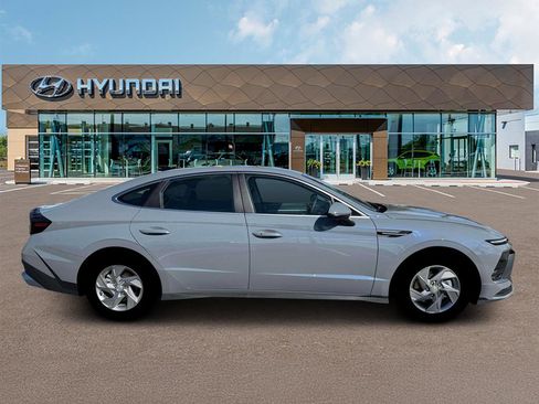 New 2026 Hyundai Sonata SE FWD image 9