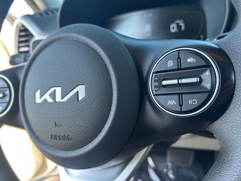Used 2024 Kia Soul LX w/ Option Group 015 FWD image 16
