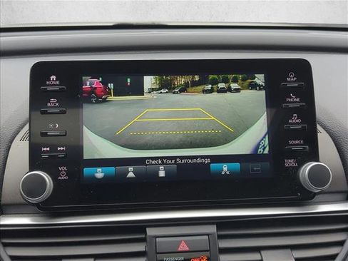 Used 2022 Honda Accord Touring image 12
